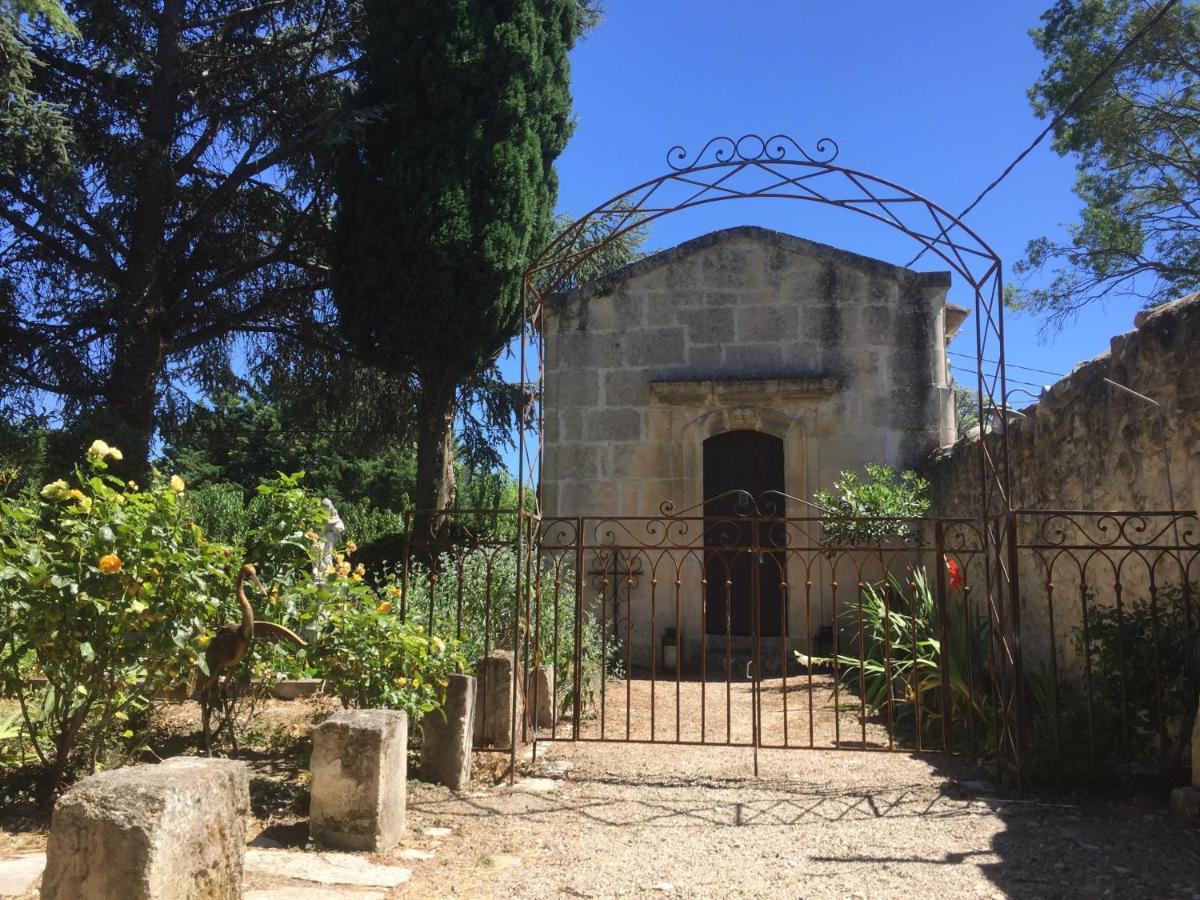 Mas De La Chapelle Sainte-Elisabeth Villa Tarascon Buitenkant foto