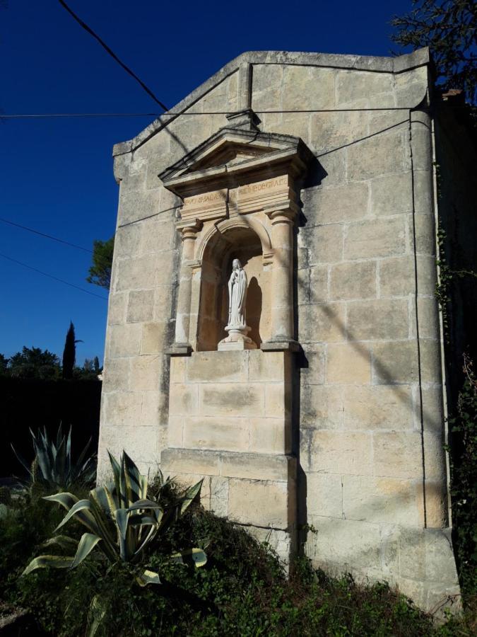 Mas De La Chapelle Sainte-Elisabeth Villa Tarascon Buitenkant foto