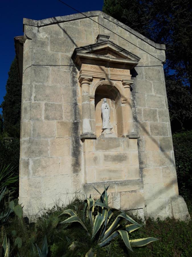 Mas De La Chapelle Sainte-Elisabeth Villa Tarascon Buitenkant foto