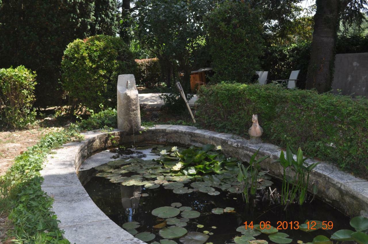 Mas De La Chapelle Sainte-Elisabeth Villa Tarascon Buitenkant foto