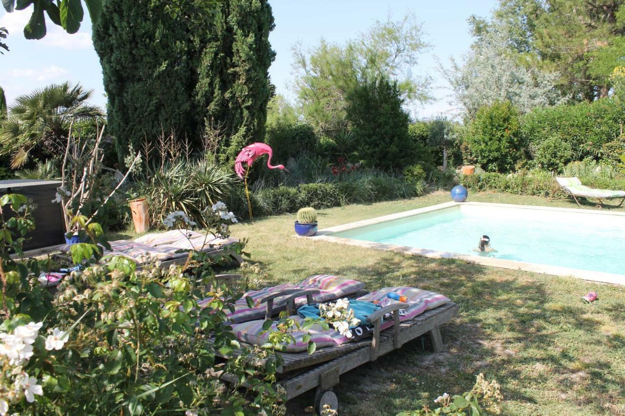 Mas De La Chapelle Sainte-Elisabeth Villa Tarascon Buitenkant foto
